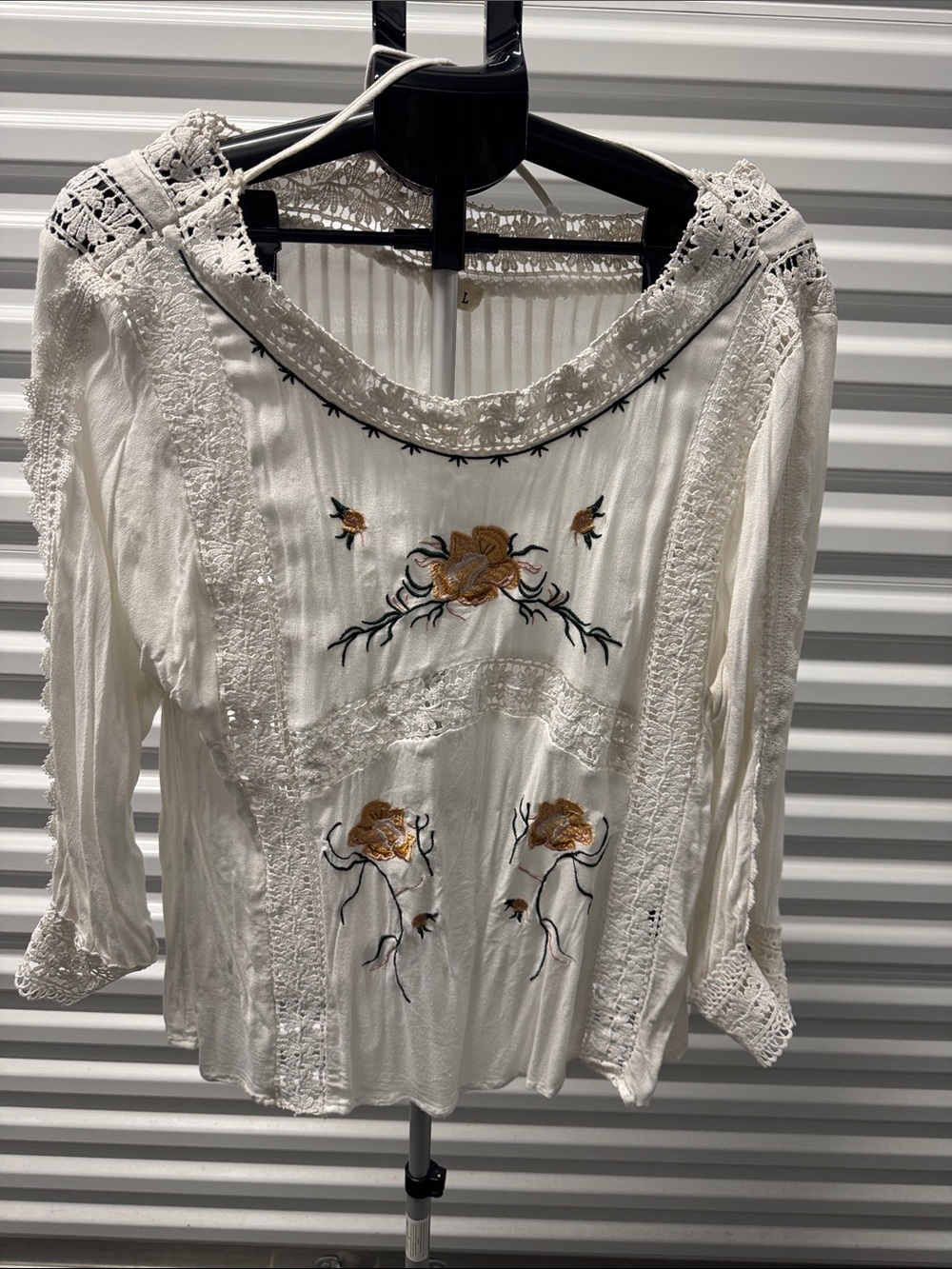 POL White Embroidered Floral Lace Blouse